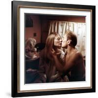 Les Gens by la pluie THE RAIN PEOPLE by Francis Ford Coppola with Shirley Knight and Robert Duvall,-null-Framed Photo