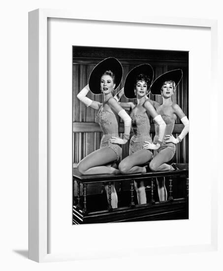 Les Girls, De George Cukor Avec Mitzi Gaynor, Kay Kendall, Taina Elg, 1957-null-Framed Photo