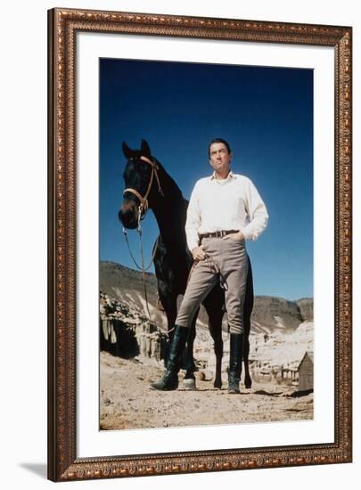 Les Grands Espaces THE BIG COUNTRY by William Wyler with Gregory Peck, 1958 (photo)-null-Framed Photo