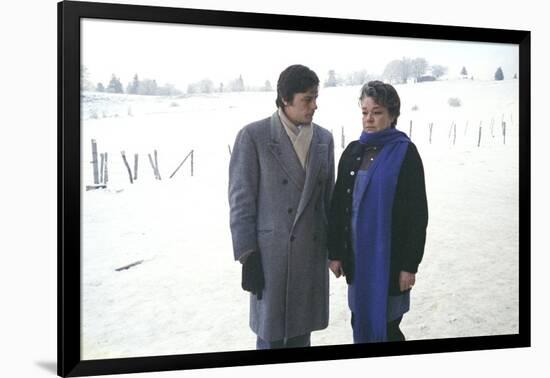 Les granges brulees by JeanChapot with Alain Delon and Simone Signoret, 1973 (photo)-null-Framed Photo