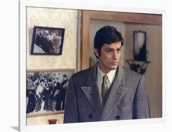 Les granges brulees The Burned Barns by Jean Chapot with Alain Delon, 1973 (photo)-null-Framed Photo