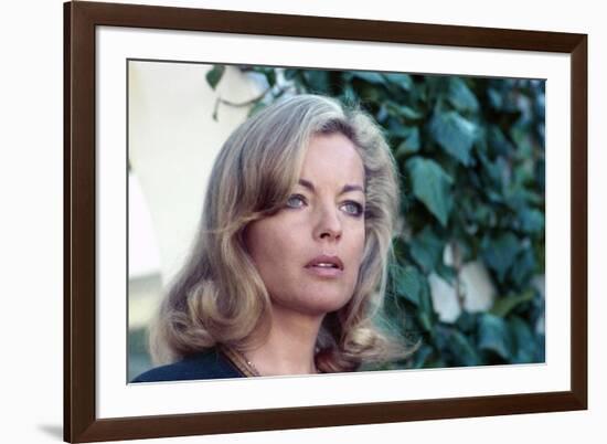 LES INNOCENTS AUX MAINS SALES, 1974 directed by CLAUDE CHABROL Romy Schneider (photo)-null-Framed Photo