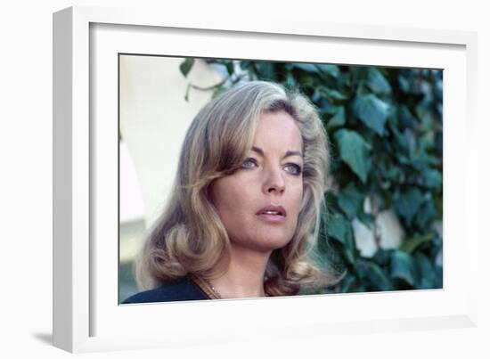 LES INNOCENTS AUX MAINS SALES, 1974 directed by CLAUDE CHABROL Romy Schneider (photo)-null-Framed Photo