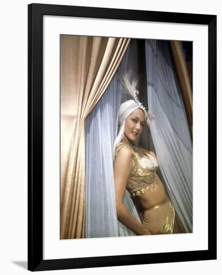 Les mille and une nuits (ARABIAN NIGHTS) by John Rawlins with Maria Montez, 1942 (photo)-null-Framed Photo