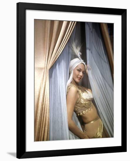 Les mille and une nuits (ARABIAN NIGHTS) by John Rawlins with Maria Montez, 1942 (photo)-null-Framed Photo