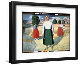 Les Moissonneuses. (Reapers). Scene De Travaux Agricoles, Les Femmes Courbees Font Des Gerbes De Ce-Kazimir Severinovich Malevich-Framed Giclee Print