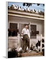Les Oiseaux THE BIRDS d'Alfred Hitchcock with Rod Taylor, 1963 (photo)-null-Framed Photo