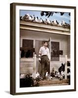 Les Oiseaux THE BIRDS d'Alfred Hitchcock with Rod Taylor, 1963 (photo)-null-Framed Photo