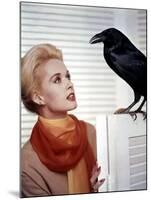 Les Oiseaux THE BIRDS d'Alfred Hitchcock with Tippi Hedren, 1963 (photo)-null-Mounted Photo