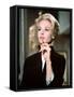 Les Oiseaux THE BIRDS d'Alfred Hitchcock with Tippi Hedren, 1963 (photo)-null-Framed Stretched Canvas