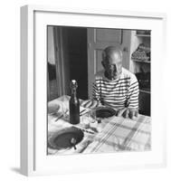 Les Pains de Picasso, c.1952-Robert Doisneau-Framed Art Print