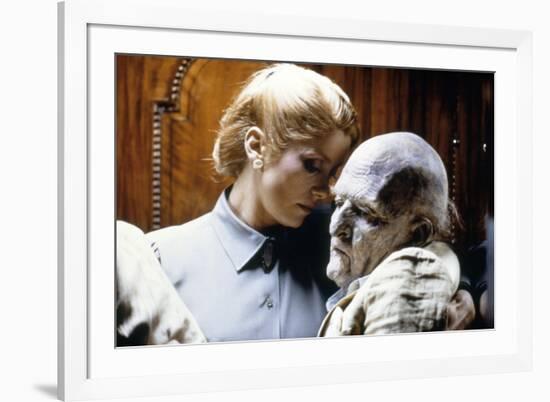 Les predateurs HUNGER by Tony Scott with Catherine Deneuve and David Bowie, 1983 (photo)-null-Framed Photo