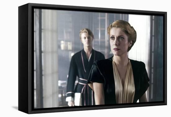 Les predateurs, HUNGER, by Tony Scott with Catherine Deneuve (costume par Yves Saint Laurent) and D-null-Framed Stretched Canvas