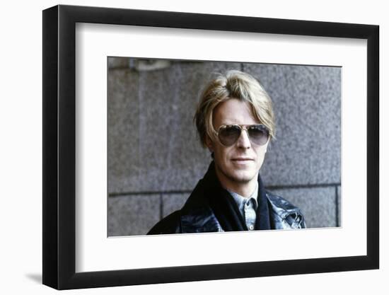 Les predateurs HUNGER, by Tony Scott with David Bowie, 1983 (photo)-null-Framed Photo