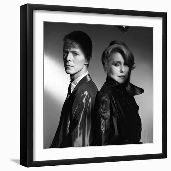 Les predateurs HUNGER by Tony Scott with David Bowie and Catherine Deneuve, 1983 (b/w photo)-null-Framed Photo