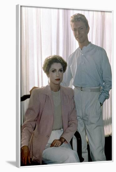 Les predateurs HUNGER by Tony Scott with David Bowie and Catherine Deneuve, 1983 (photo)-null-Framed Photo