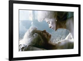 Les Predateurs The Hunger by Tony Scott with David Bowie, Catherine Deneuve, 1983 (photo)-null-Framed Photo