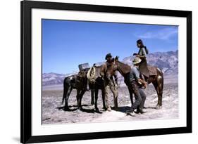 Les Professionnels THE PROFESSIONALS by Richard Brooks with Woody Strode, Robert Ryan and Claudia C-null-Framed Photo