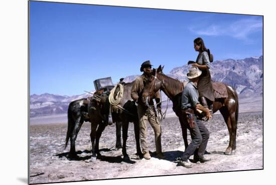 Les Professionnels THE PROFESSIONALS by Richard Brooks with Woody Strode, Robert Ryan and Claudia C-null-Mounted Photo