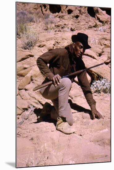 Les Professionnels THE PROFESSIONALS by Richard Brooks with Woody Stroder, 1966 (photo)-null-Mounted Photo