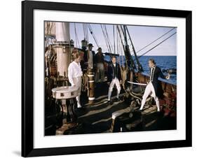 Les revoltes du Bounty MUTINY ON THE BOUNTY by LewisMilestone and CarolReed with Marlon Brando and -null-Framed Photo