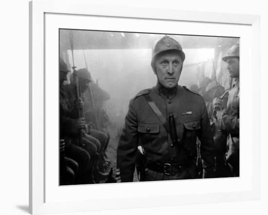 Les Sentiers by la gloire Paths of Glory by Stanley Kubrik with Kirk Douglas, 1957 (b/w photo)-null-Framed Photo