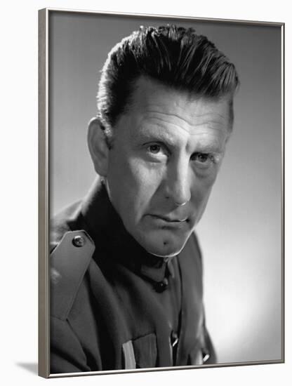 Les Sentiers by la gloire Paths of Glory by Stanley Kubrik with Kirk Douglas, 1957 (b/w photo)-null-Framed Photo