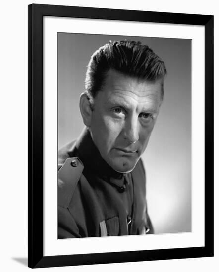 Les Sentiers by la gloire Paths of Glory by Stanley Kubrik with Kirk Douglas, 1957 (b/w photo)-null-Framed Photo