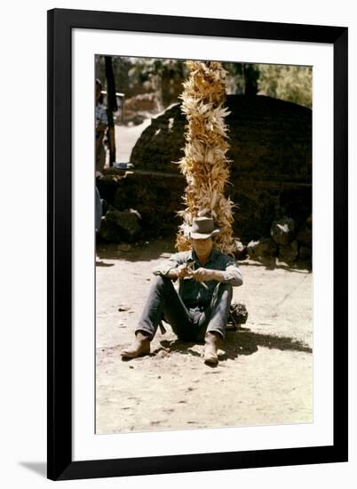 Les sept Mercenaires The MAGNIFICENT SEVEN by John Sturges with Charles Bronson, 1960 (photo)-null-Framed Photo