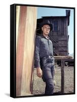 Les Sept Mercenaires The MAGNIFICENT SEVEN by JohnSturges with Yul Brynner, 1960 (photo)-null-Framed Stretched Canvas