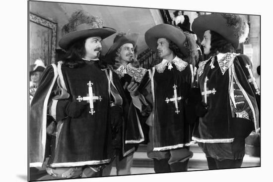 LES TROIS MOUSQUETAIRES, 1953 directed by ANDRE HUNEBELLE Gino Cervi, Jacques Fran (b/w photo)-null-Mounted Photo