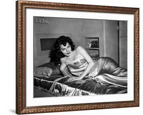 Les tueurs The killers A Man Alone by Robert Siodmak with Ava Gardner, 1946 (d'apres Ernest Hemingw-null-Framed Photo