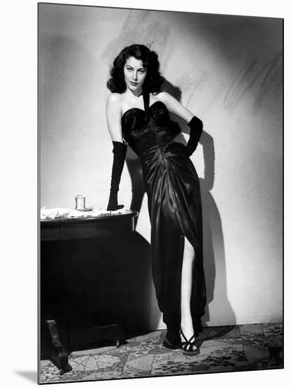 Les tueurs The killers A Man Alone by Robert Siodmak with Ava Gardner, 1946 (d'apres Ernest Hemingw-null-Mounted Photo