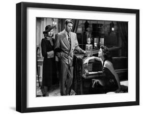 Les tueurs The killers A Man Alone by Robert Siodmak with Virginia Christine, Burt Lancaster, Ava G-null-Framed Photo