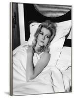 LES VACANCES PORTUGAISES, 1963 directed by PIERRE KAST Catherine Deneuve (b/w photo)-null-Framed Photo