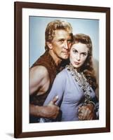 Les Vikings by Richard Fleischer with Kirk Douglas and Janet Leigh en, 1958 (photo)-null-Framed Photo