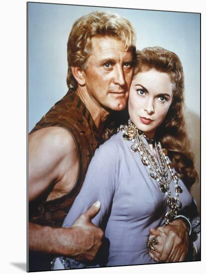 Les Vikings by Richard Fleischer with Kirk Douglas and Janet Leigh en, 1958 (photo)-null-Mounted Photo