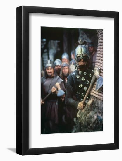 Les Vikings by Richard Fleischer with Kirk Douglas en, 1958 (photo)-null-Framed Photo