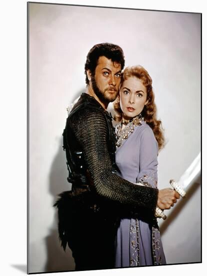 Les Vikings by Richard Fleischer with Tony Curtis and Janet Leigh en, 1958 (photo)-null-Mounted Photo