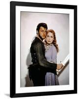 Les Vikings by Richard Fleischer with Tony Curtis and Janet Leigh en, 1958 (photo)-null-Framed Photo