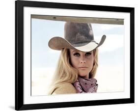 Les Voleurs by Trains THE TRAIN ROBBERS by BurtKennedy with Ann-Margret, 1973 (photo)-null-Framed Photo