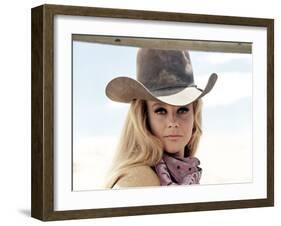 Les Voleurs by Trains THE TRAIN ROBBERS by BurtKennedy with Ann-Margret, 1973 (photo)-null-Framed Photo