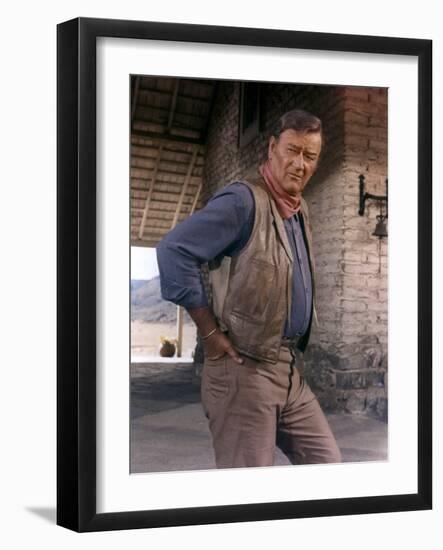 Les Voleurs by Trains THE TRAIN ROBBERS by BurtKennedy with John Wayne, 1973 (photo)-null-Framed Photo