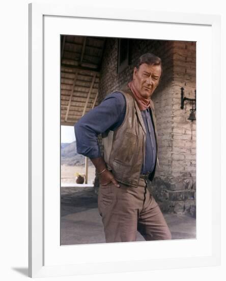 Les Voleurs by Trains THE TRAIN ROBBERS by BurtKennedy with John Wayne, 1973 (photo)-null-Framed Photo