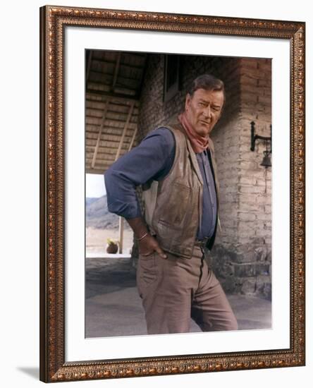 Les Voleurs by Trains THE TRAIN ROBBERS by BurtKennedy with John Wayne, 1973 (photo)-null-Framed Photo