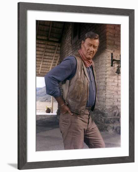 Les Voleurs by Trains THE TRAIN ROBBERS by BurtKennedy with John Wayne, 1973 (photo)-null-Framed Photo
