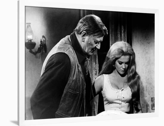 Les Voleurs by Trains THE TRAIN ROBBERS by BurtKennedy with John Wayne and Ann-Margret, 1973 (b/w p-null-Framed Photo