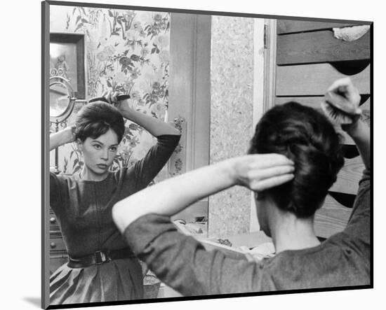 Leslie Caron - The L-Shaped Room-null-Mounted Photo