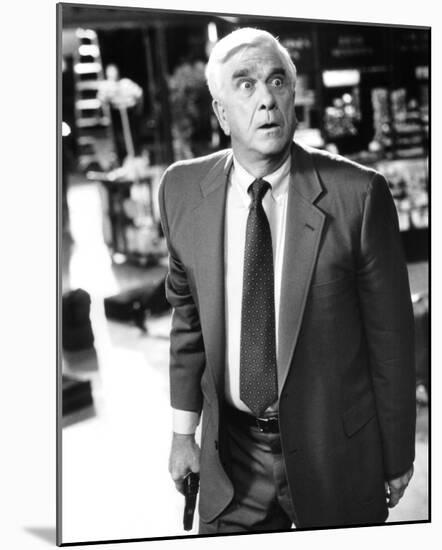 Leslie Nielsen - Naked Gun 33 1/3: The Final Insult-null-Mounted Photo