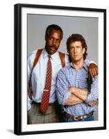 LETHAL WEAPON, 1987 directed by RICHARD DONNER Danny Glover and Mel Gibson (photo)-null-Framed Photo